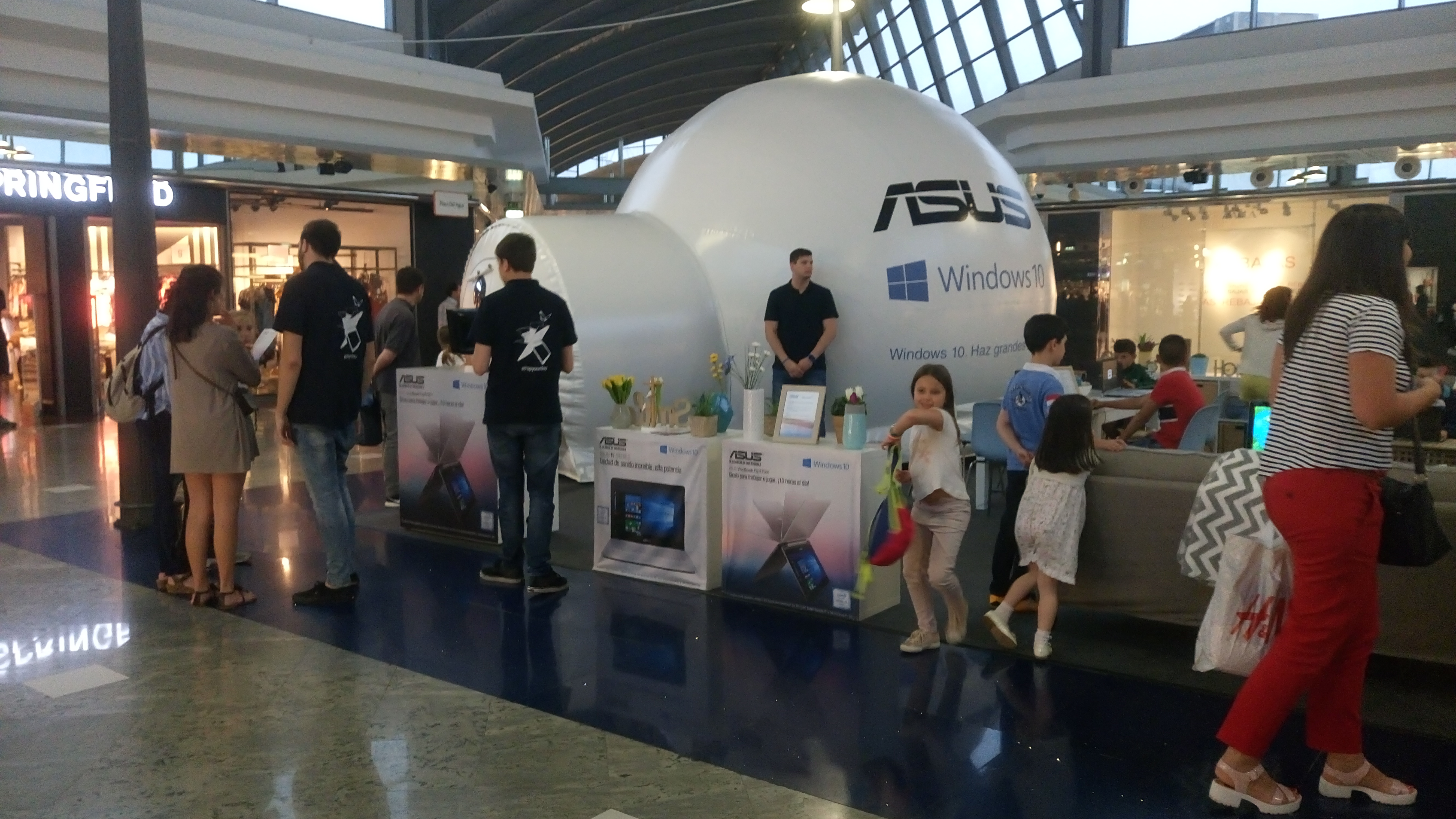 ASUS «Flip your day» Fulldome Experience