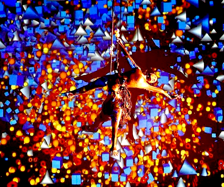 Unexpected Openning GLÒRIES